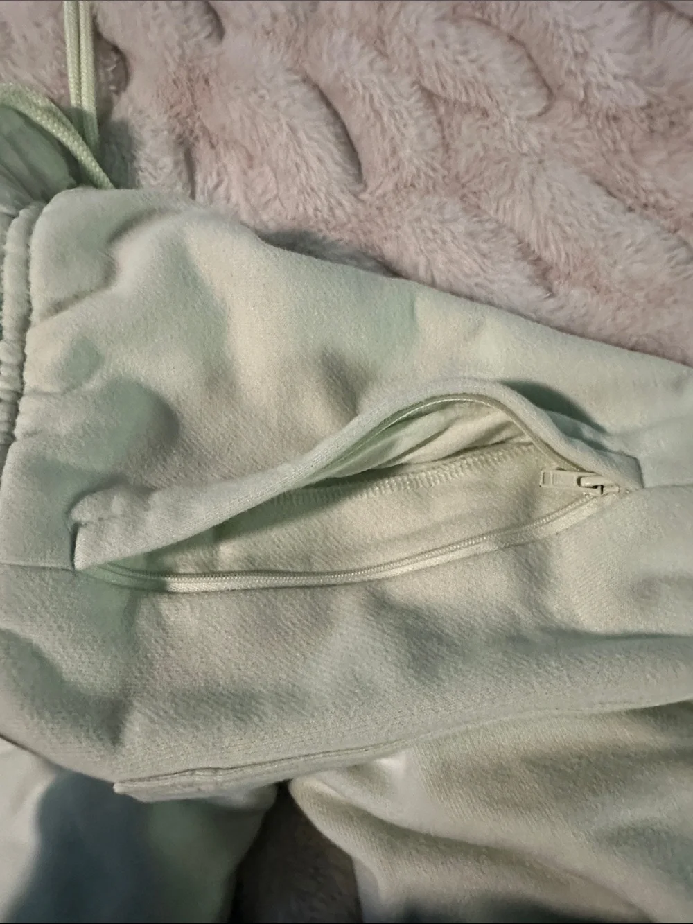 Alo Yoga Womens Mint Cream Cozy Sweatpants - Soft Drawstring Bottoms